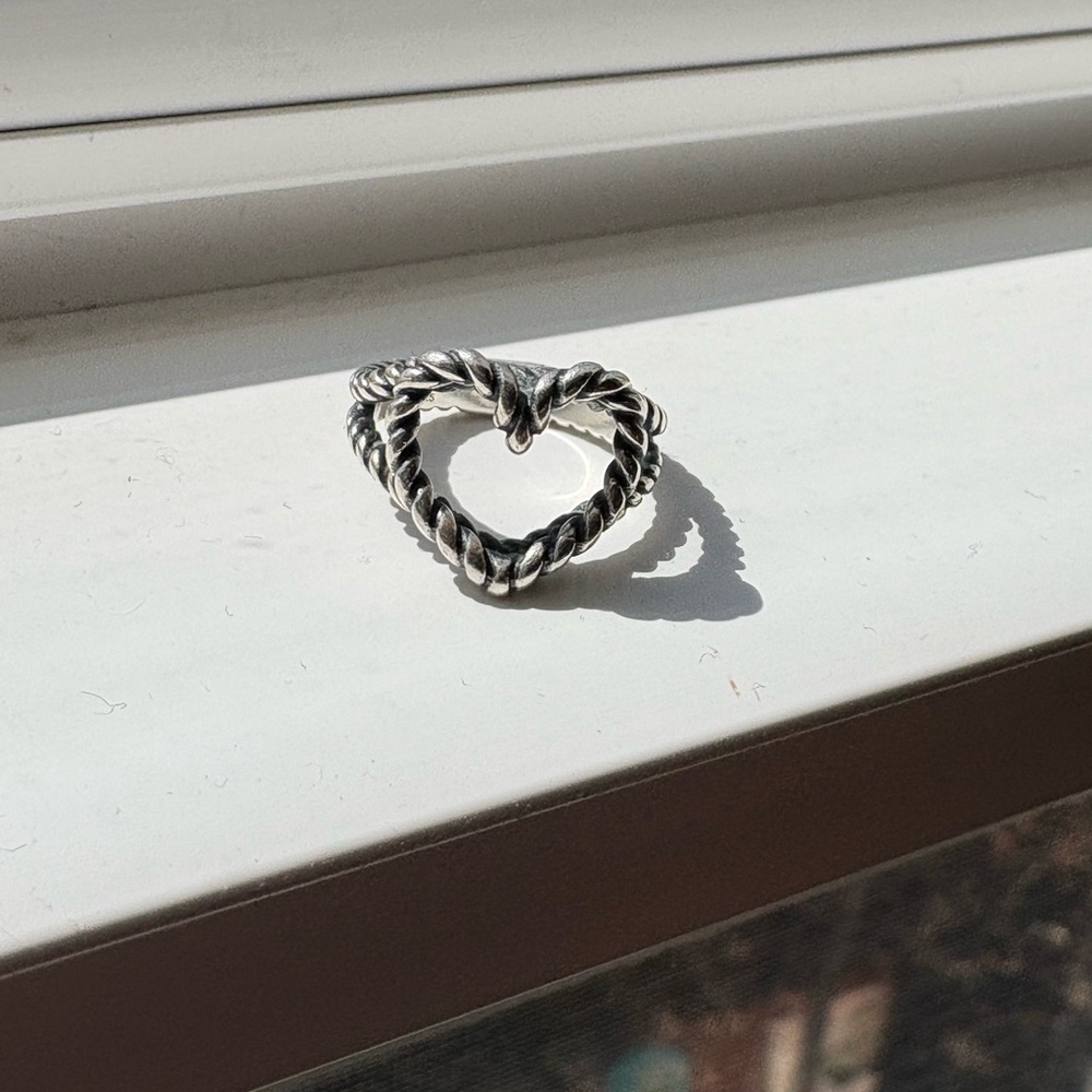 Retired James Avery Rope Heart Ring
